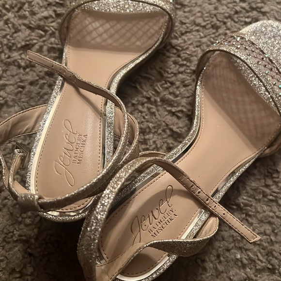 JEWEL BADGLEY MISCHKA Gold Glitter Mesh Rhinestone Low Block Heeled Sandals - Picture 6 of 6